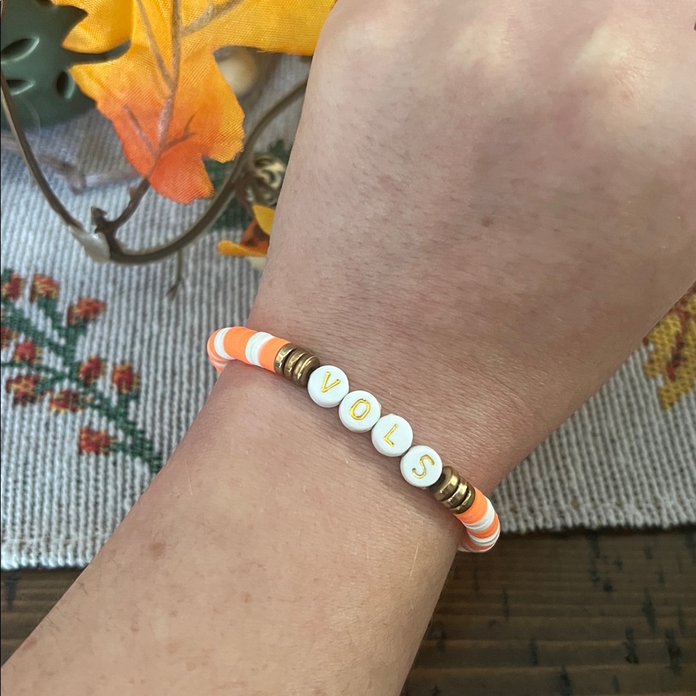 Vols beaded bracelet